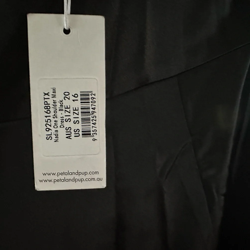 Petal & Pup Black One-Shoulder Formal Dress - Picture 2 of 4